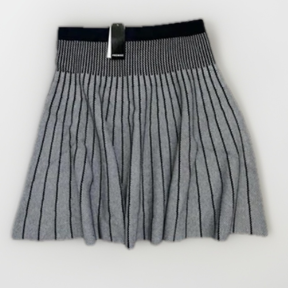 PREMISE Pullon Skirt Womens Size M Black White Striped A Line Knit Modern Chic